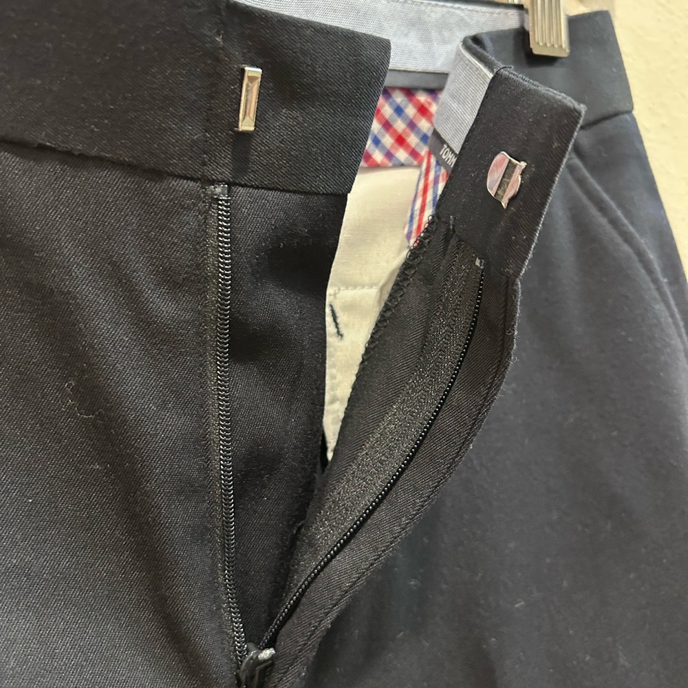 Tommy Hilfiger Boys Young Man Navy Suit, size 16 18 Jacket and Pants - Picture 9 of 10